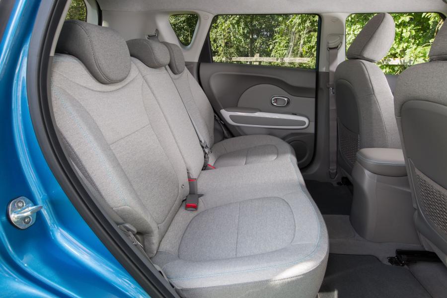 Интерьер Kia Soul EV 2014 года  (UK) (фото 16 из 36)